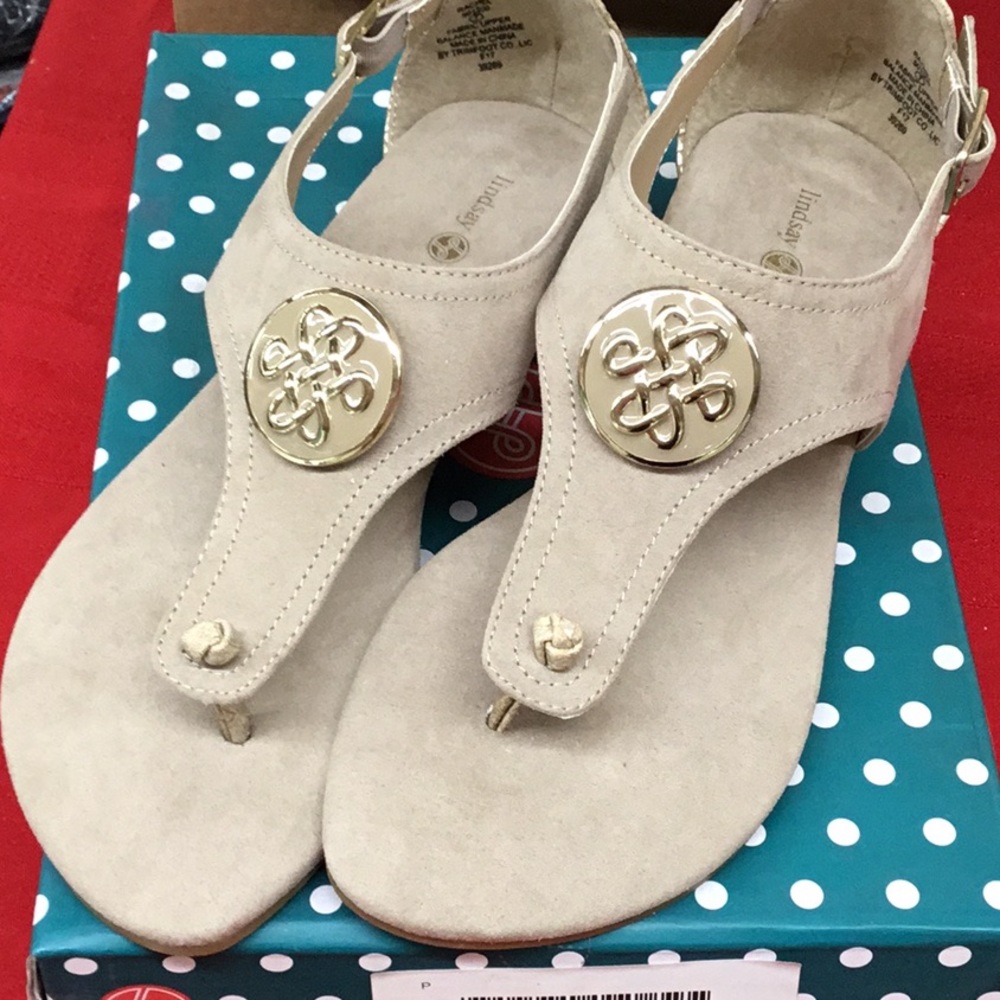 Lindsay Phillips Tan sandal size 7.